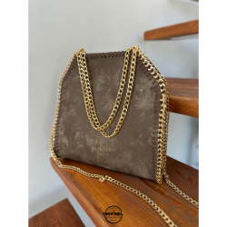Zincir detaylı süet çanta